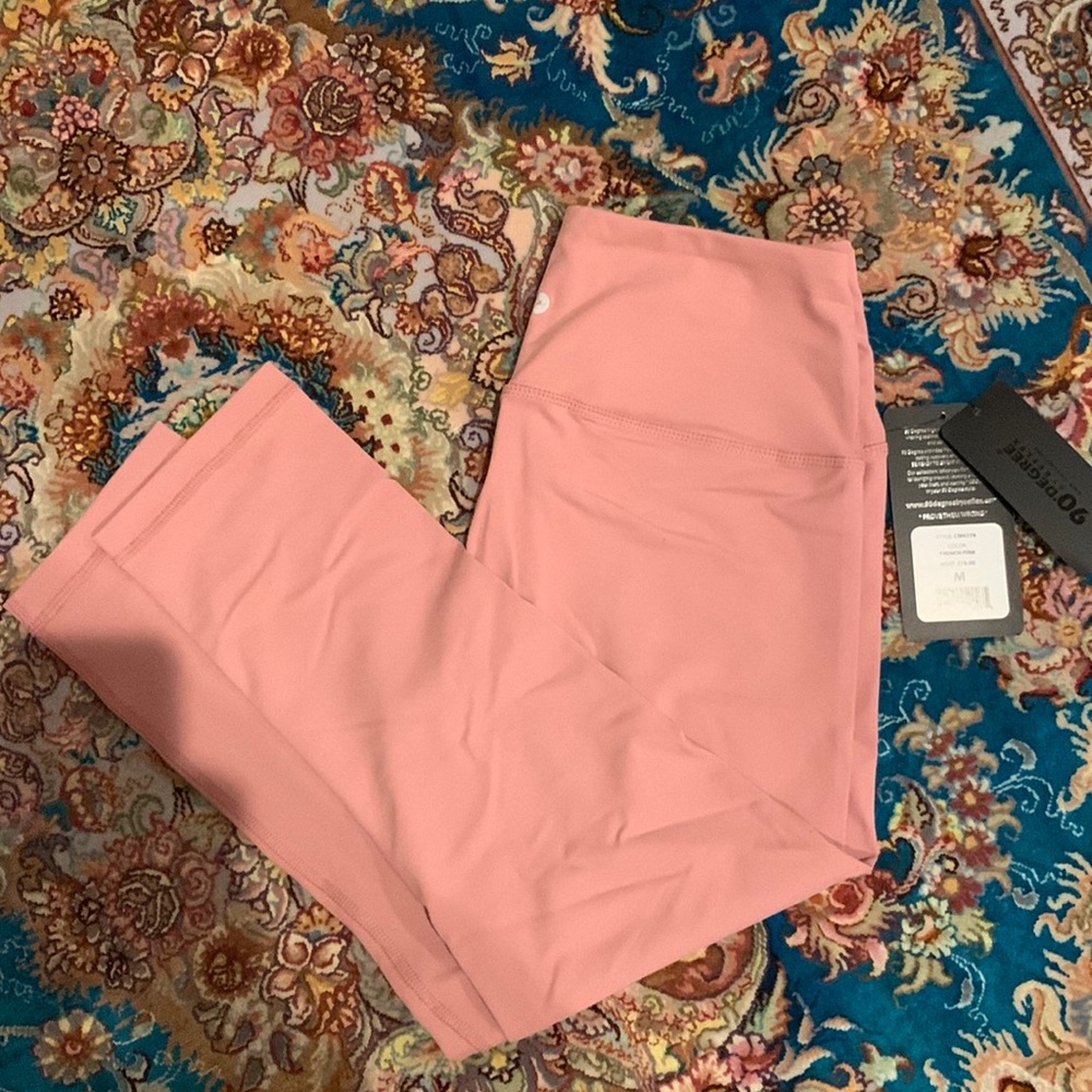 NWT Capri leggings. Size M